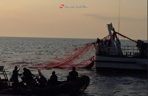 pesca illegale guardia cost