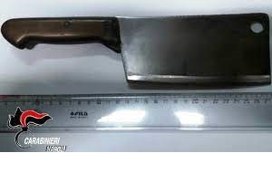 aggressione con mannaia