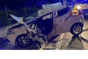 Cronaca nazionale/ Scontro tra auto, muore una 29enne