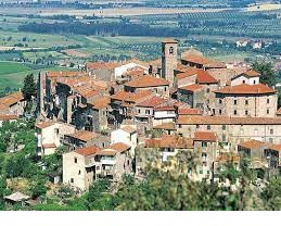 Cronaca nazionale/ Il figlio autistico è guarito dal Covid ma non gli viene rilasciato il green pass, la madre esasperata sale sulla torre mineraria