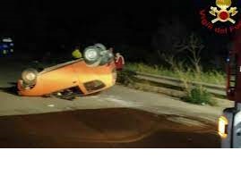 Cronaca nazionale/ Auto sbanda e si ribalta: muore un 41enne
