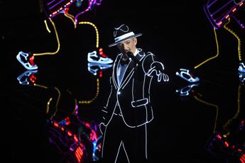 Fiorello: “Amadeus ultimo Sanremo, il figlio deve tornare a scuola”