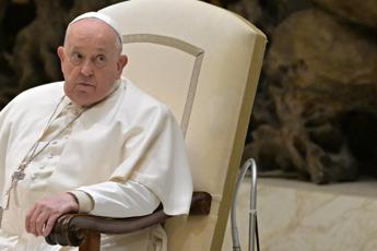 Papa Francesco, lo pneumologo: “Non spaventa che gli manchi il fiato dopo un’infezione”