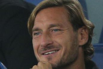 Bayer Leverkusen-Roma? Totti seguirà De Rossi solo dall’aereo: è partito per il Vietnam