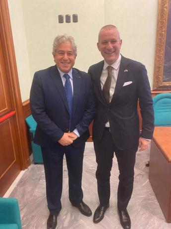 Ssn a pagamento per gli italiani all’estero, “progetto svolta per 6 milioni di connazionali”