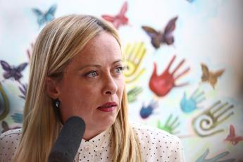 Caivano, Meloni inaugura centro sportivo: “Modello per Nazione intera”