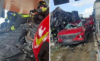 A12, maxi incidente al casello di Rosignano nel livornese: 3 morti